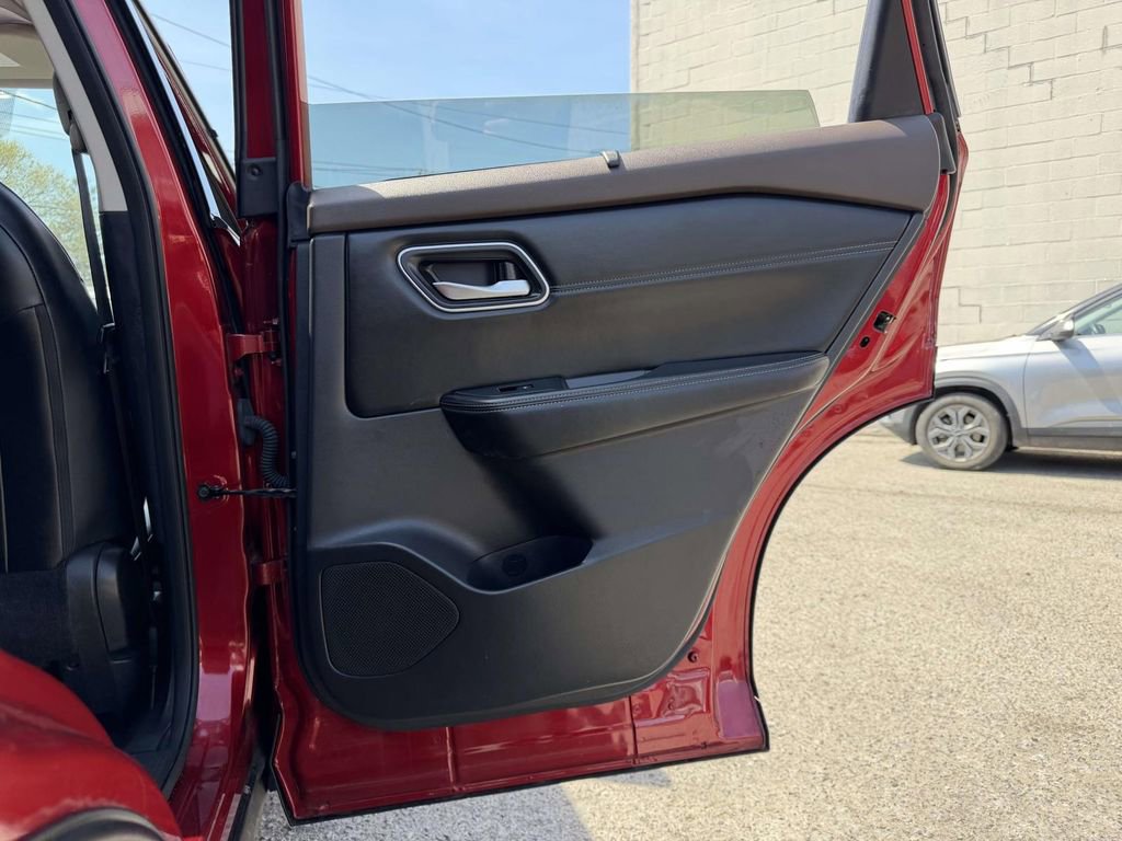 Used 2021 Nissan Rogue SV w/ Premium Package image 15