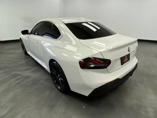 Used 2022 BMW 230i Coupe w/ Premium Package 2 RWD image 4