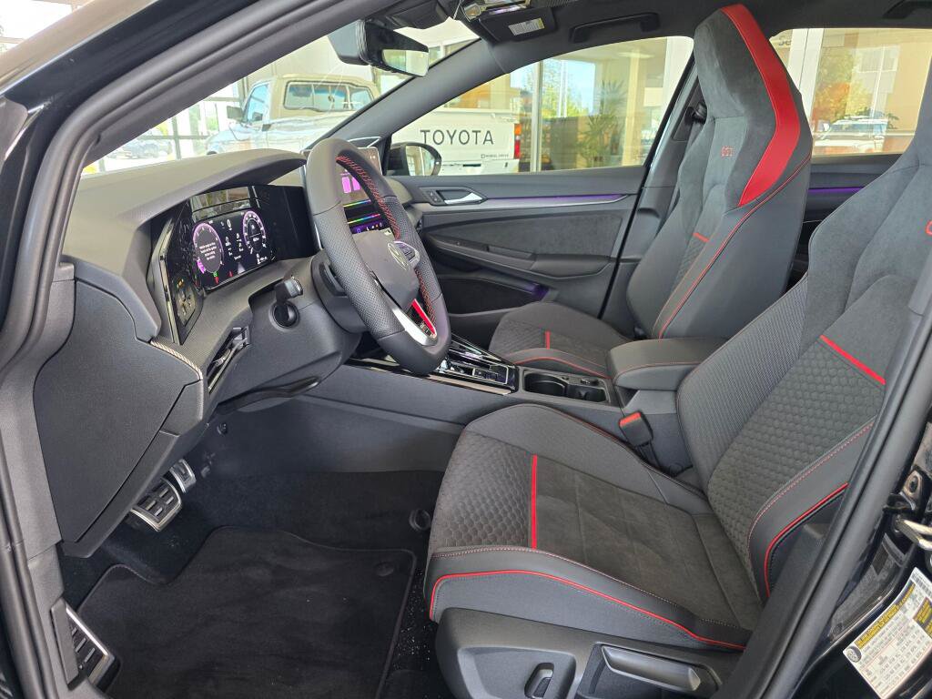 New 2026 Volkswagen GTI SE FWD image 17
