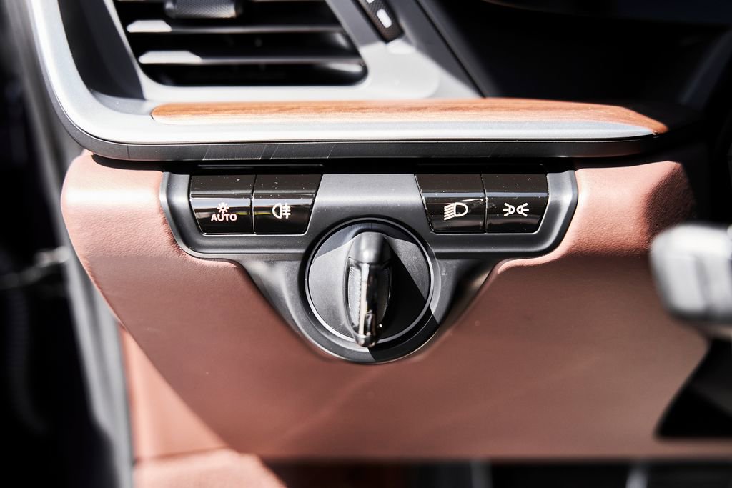 Used 2020 Porsche 911 Carrera 4S w/ Premium Package image 44