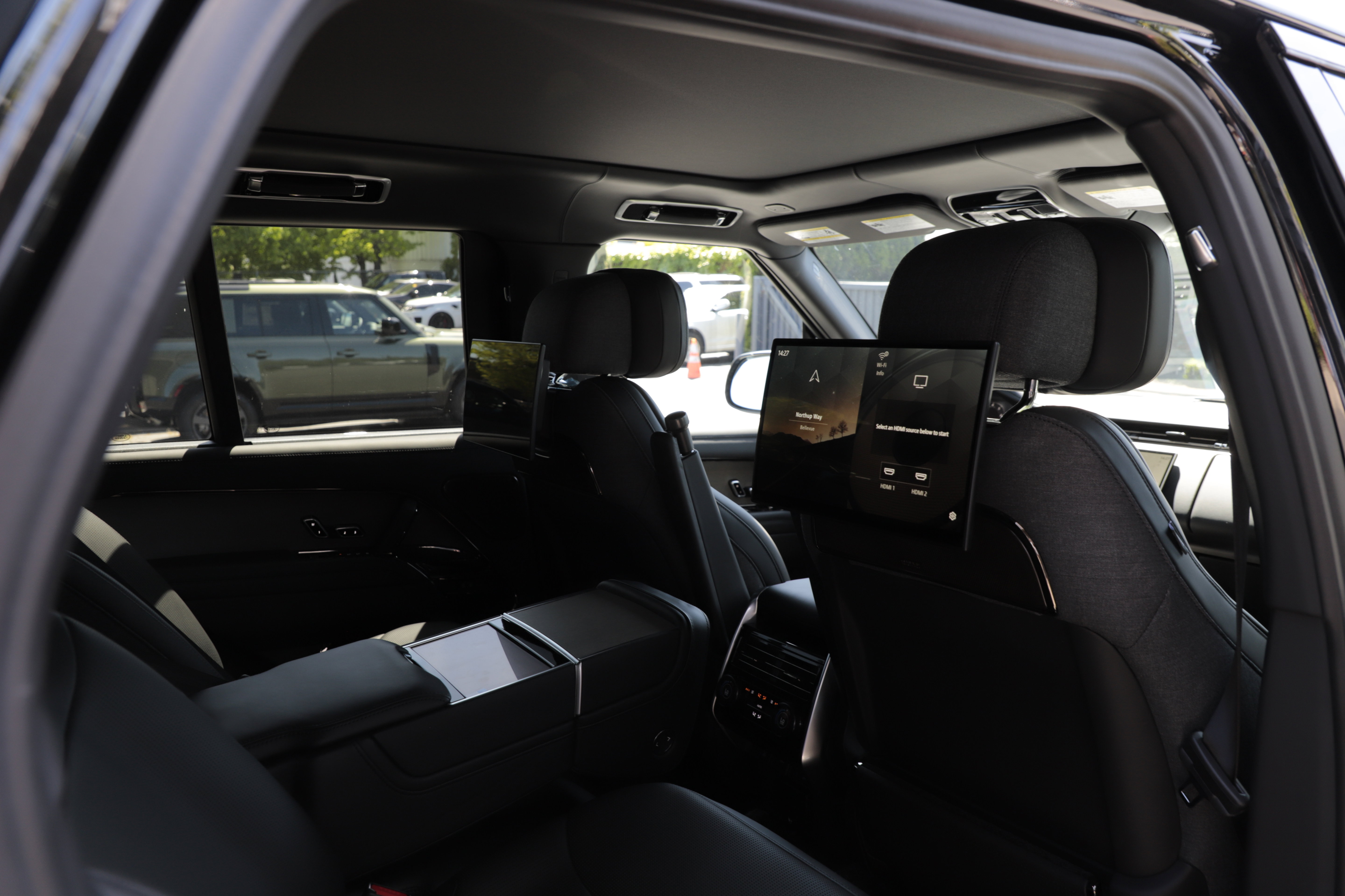 New 2026 Land Rover Range Rover SV AWD/4WD image 11