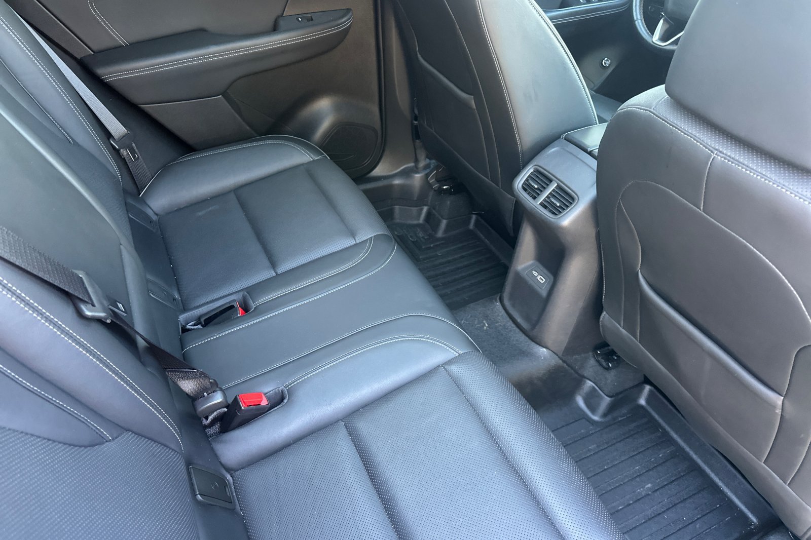 Used 2021 Buick Envision Essence FWD image 19
