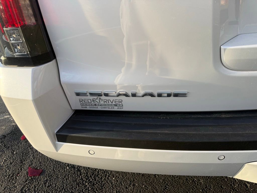 Used 2020 Cadillac Escalade Premium Luxury image 11