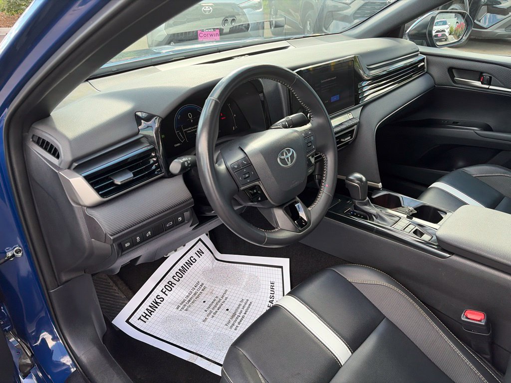 Used 2025 Toyota Camry SE FWD image 23