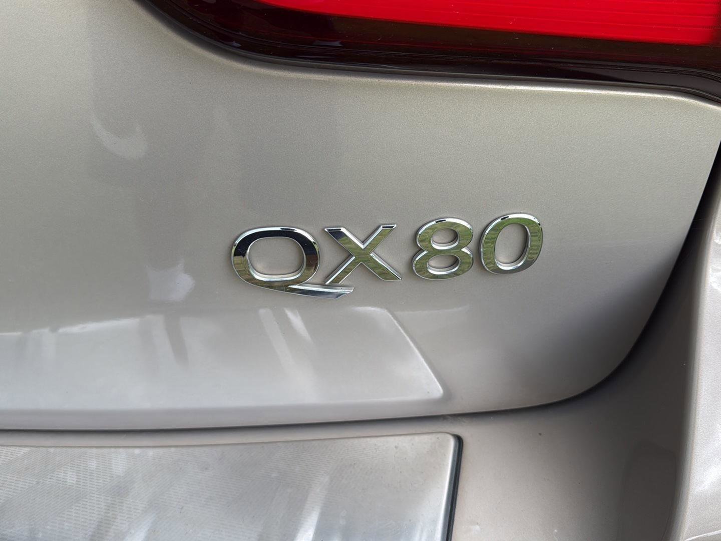 Used 2023 INFINITI QX80 Sensory w/ All-Season Package image 9