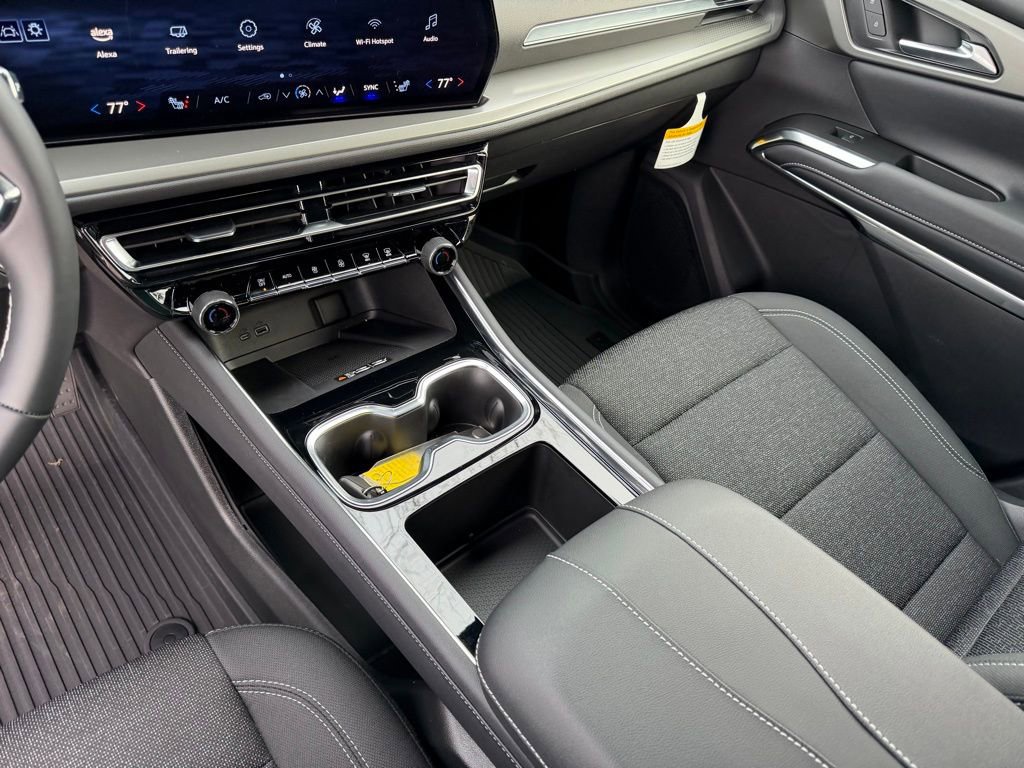 Used 2025 Chevrolet Traverse LT w/ LPO, Floor Liner Package image 15