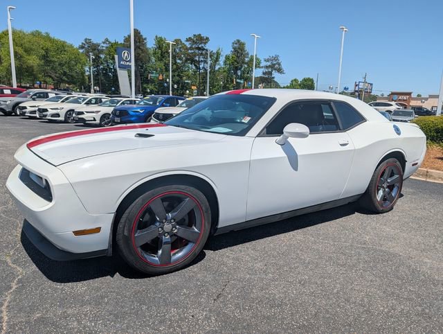 Used 2014 Dodge Challenger SXT RWD image 15