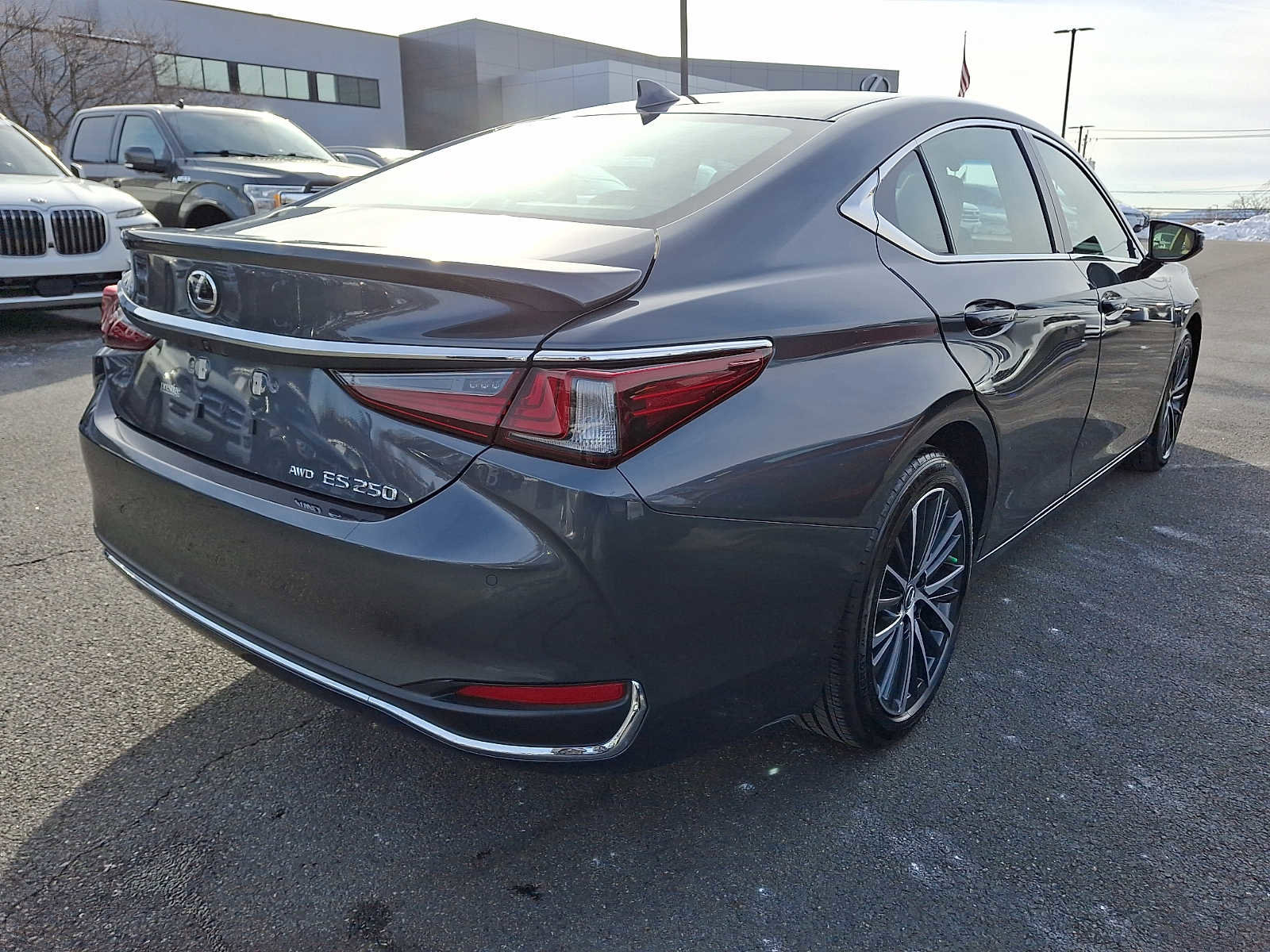 Used 2024 Lexus ES 250 w/ Premium Package image 4