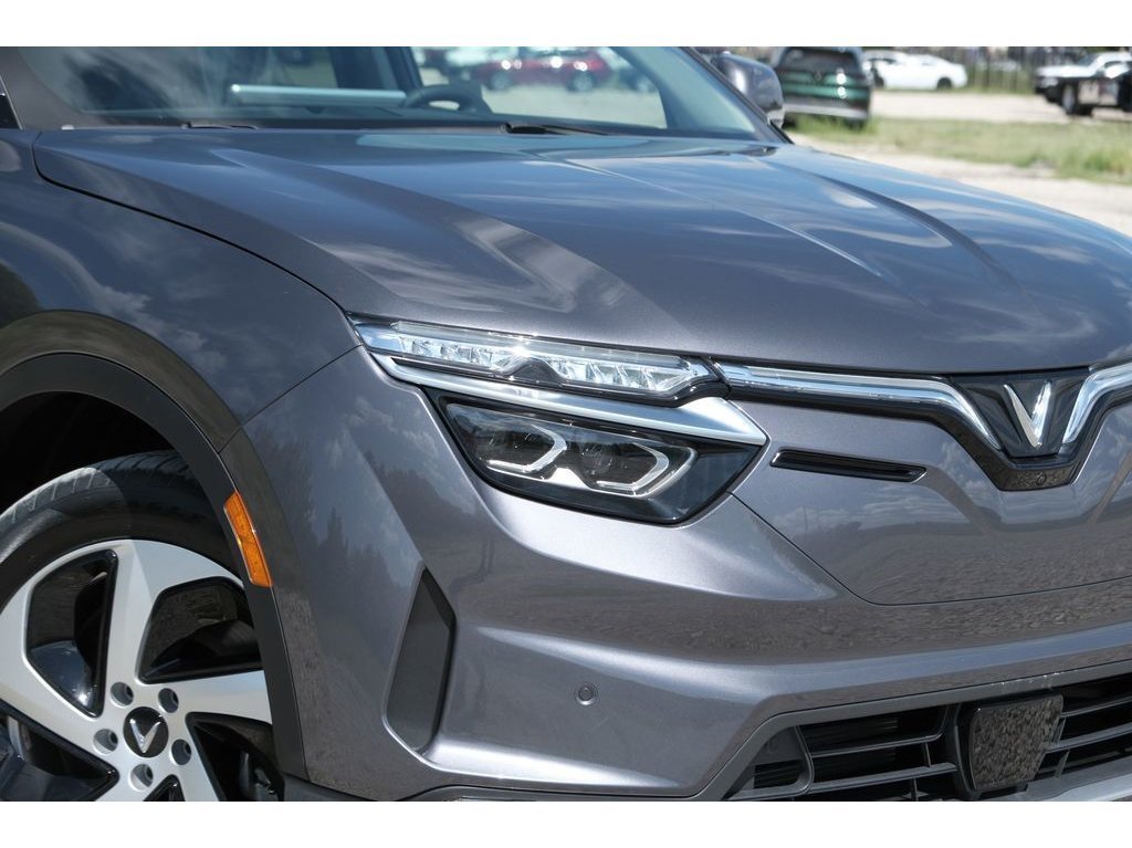 Used 2023 VinFast VF 8 Eco AWD/4WD image 5