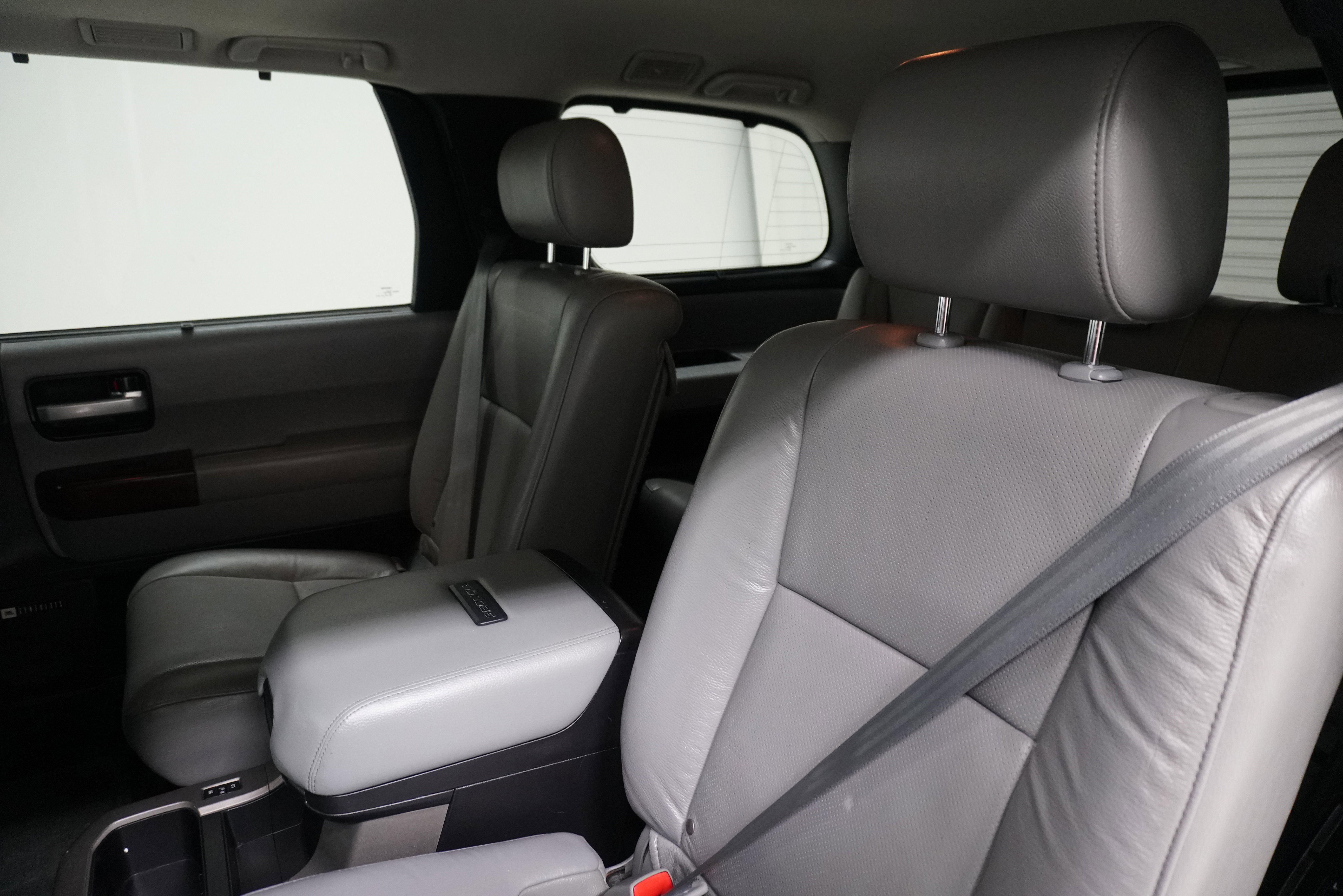 Used 2015 Toyota Sequoia Platinum image 12