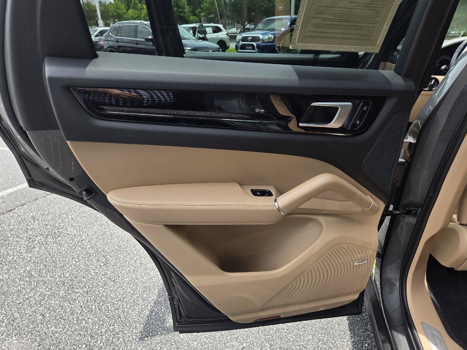 Used 2020 Porsche Cayenne AWD/4WD image 20