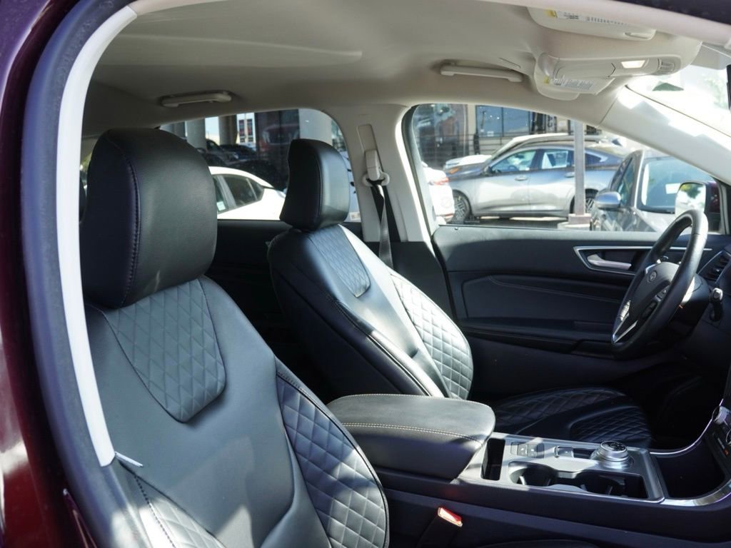 Used 2024 Ford Edge Titanium image 16
