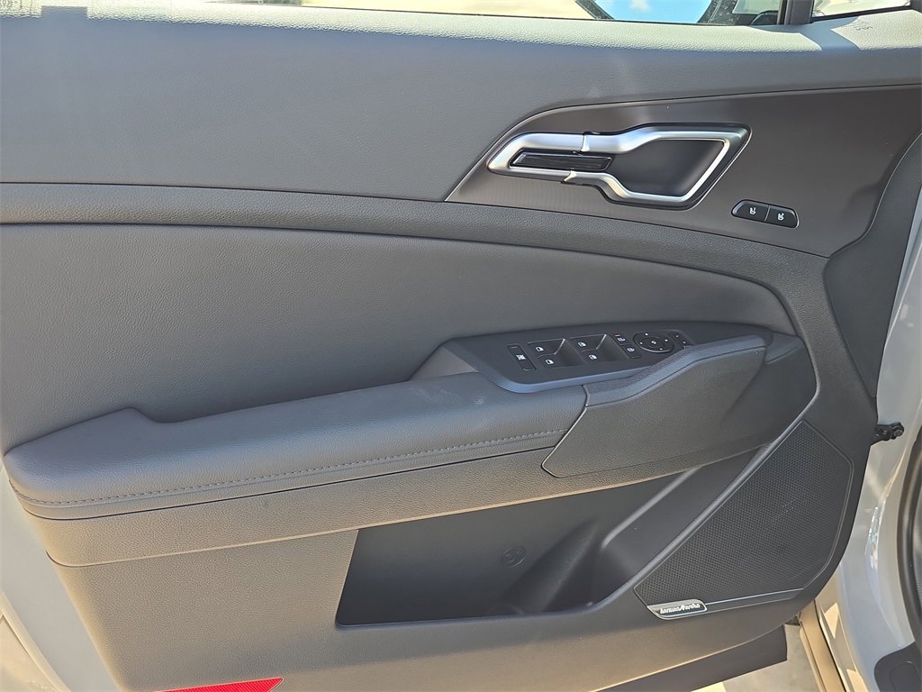 New 2026 Kia Sportage SX image 18