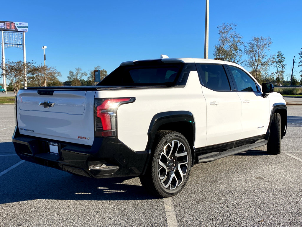New 2024 Chevrolet Silverado EV RST AWD/4WD image 2