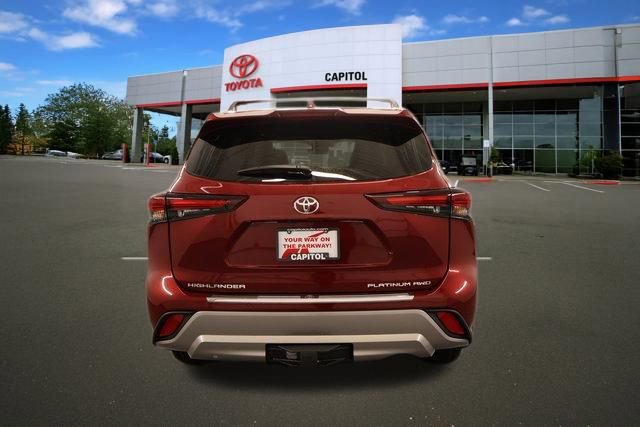 New 2026 Toyota Highlander Platinum AWD/4WD image 3
