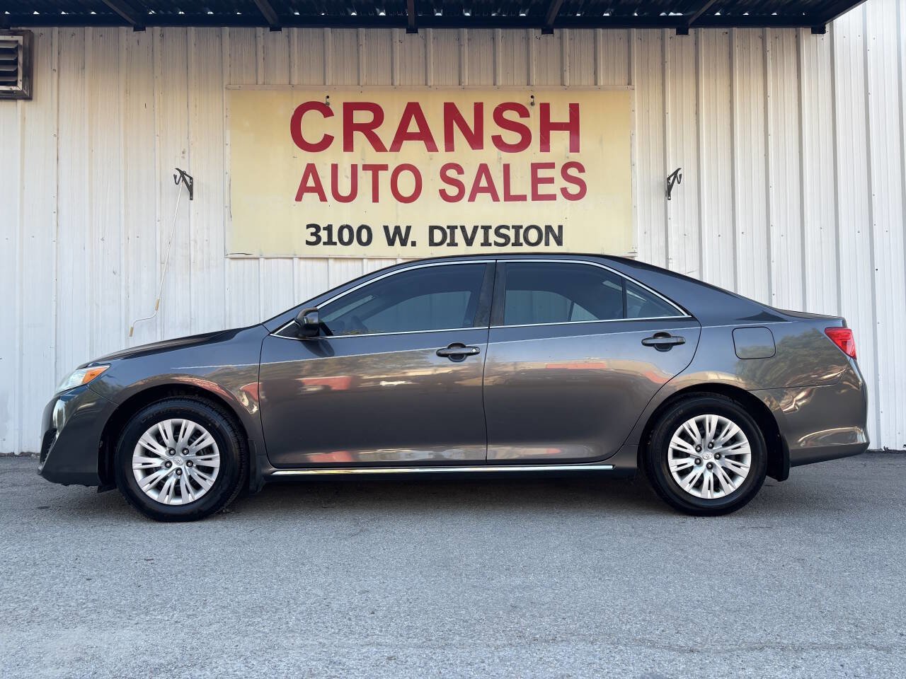 Used 2013 Toyota Camry LE image 5