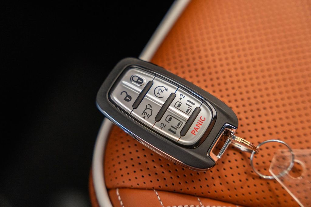 New 2026 Chrysler Pacifica Pinnacle image 46