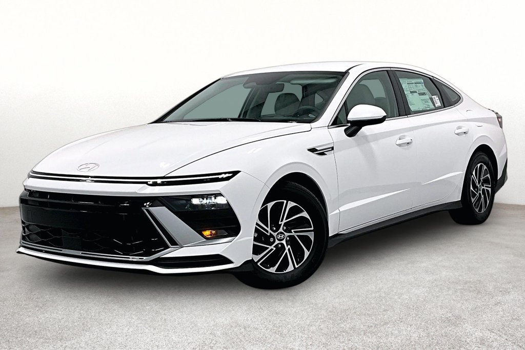 New 2026 Hyundai Sonata Blue FWD image 2