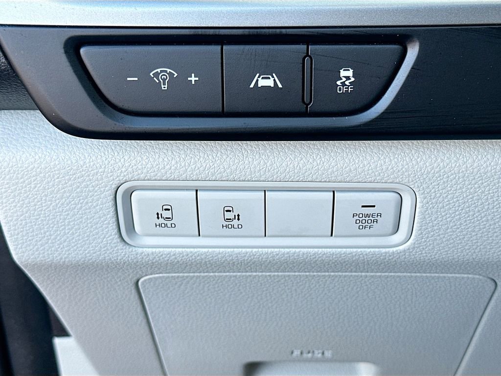 Certified 2024 Kia Carnival LX image 8