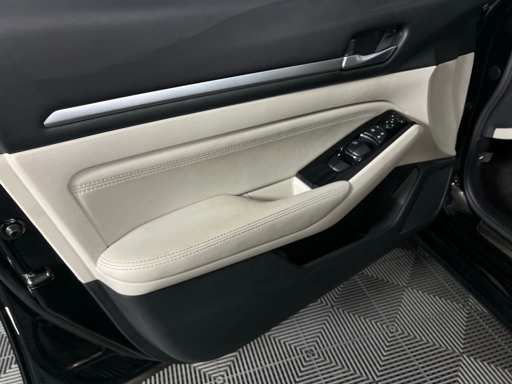 Used 2023 Nissan Altima 2.5 SL image 28