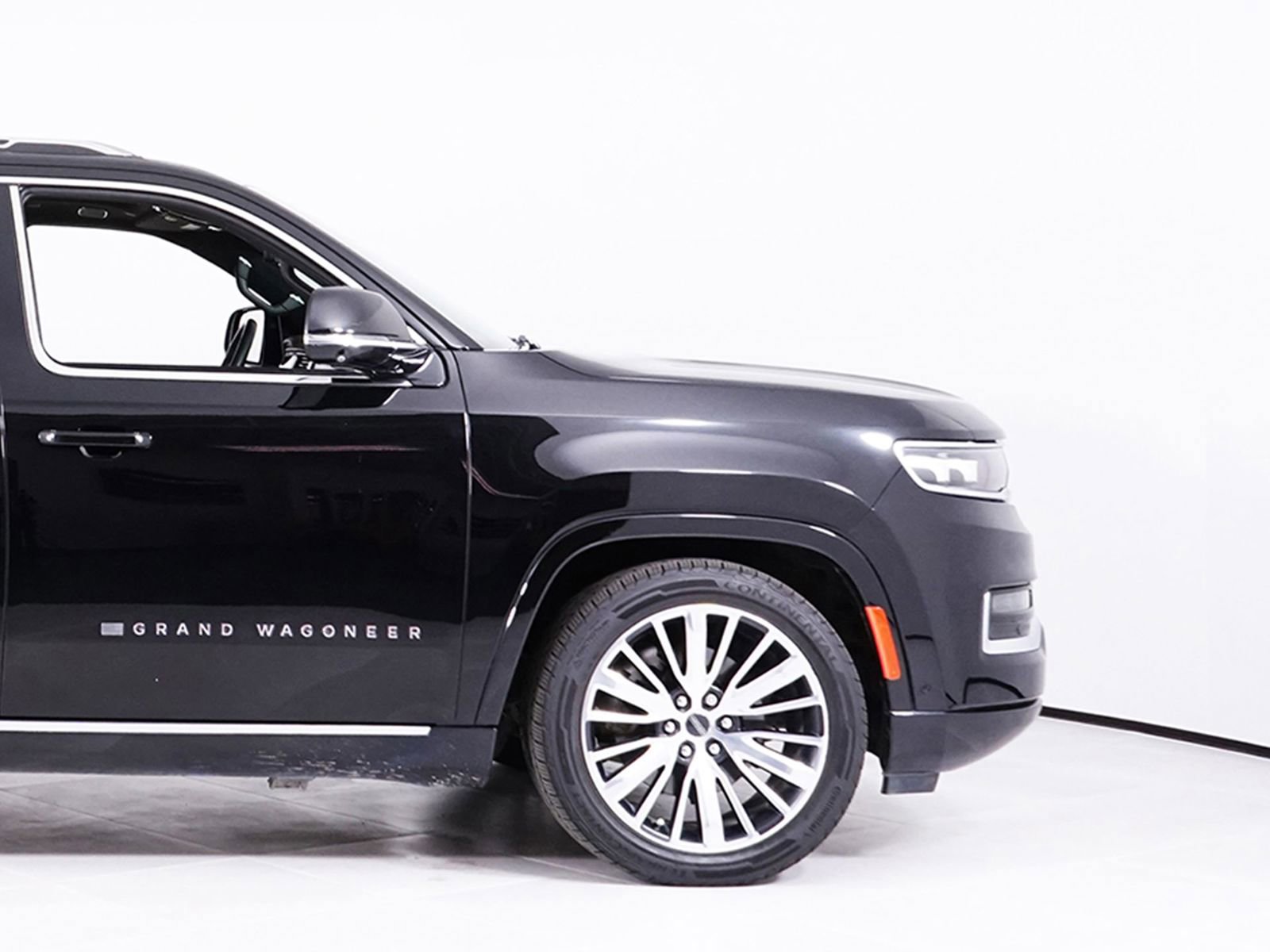 Used 2022 Jeep Grand Wagoneer Series III w/ Rear Seat Video Group 1 image 13