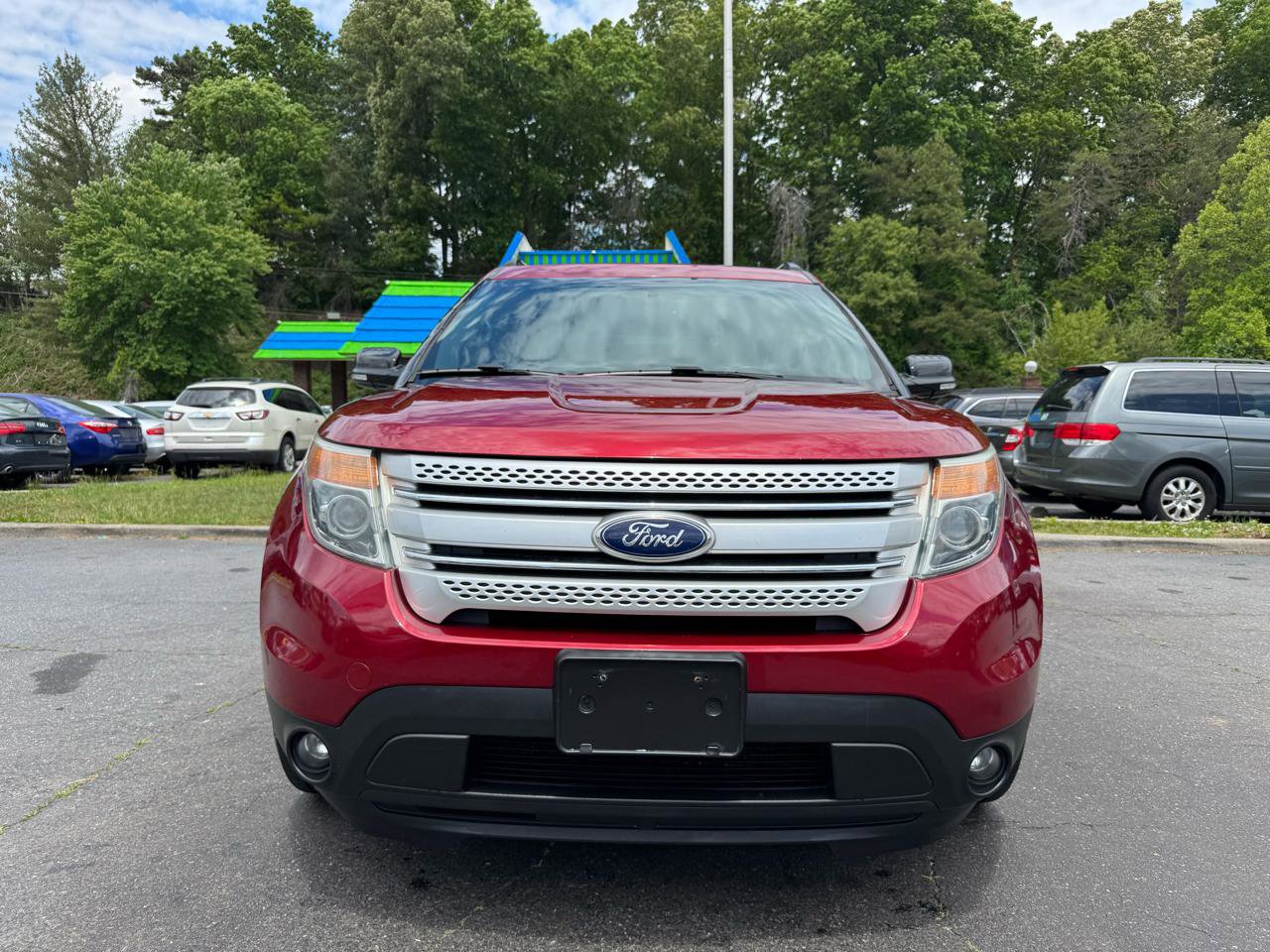 Used 2015 Ford Explorer XLT w/ Equipment Group 202B AWD/4WD image 2
