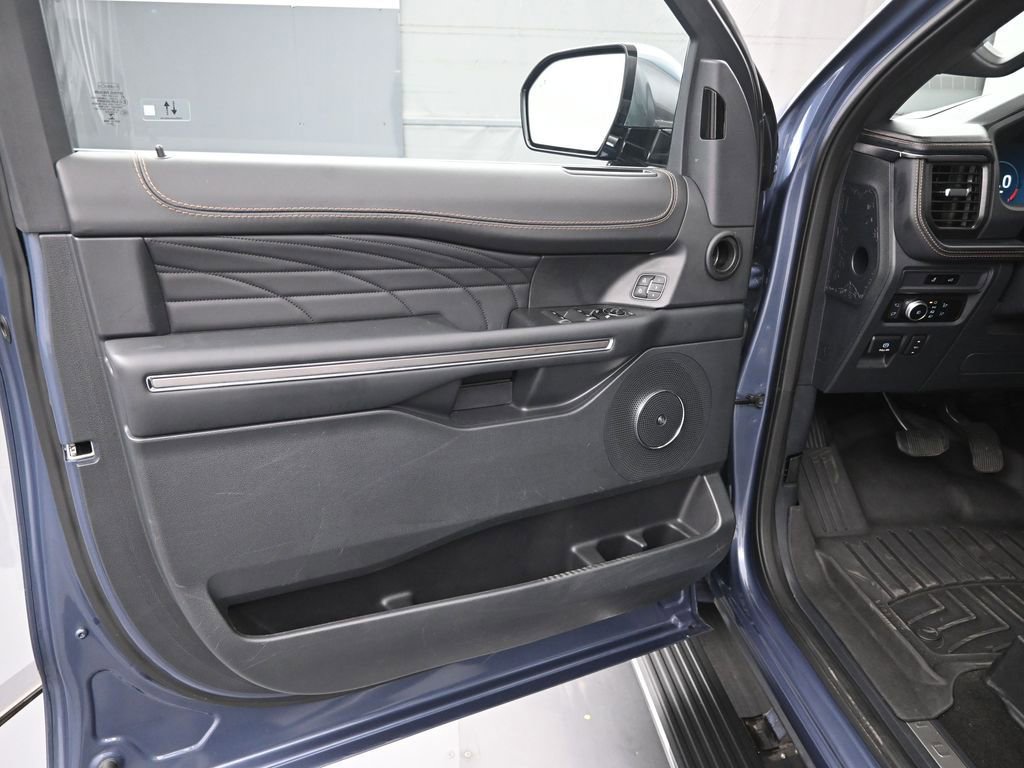 Certified 2023 Ford Expedition Platinum image 17