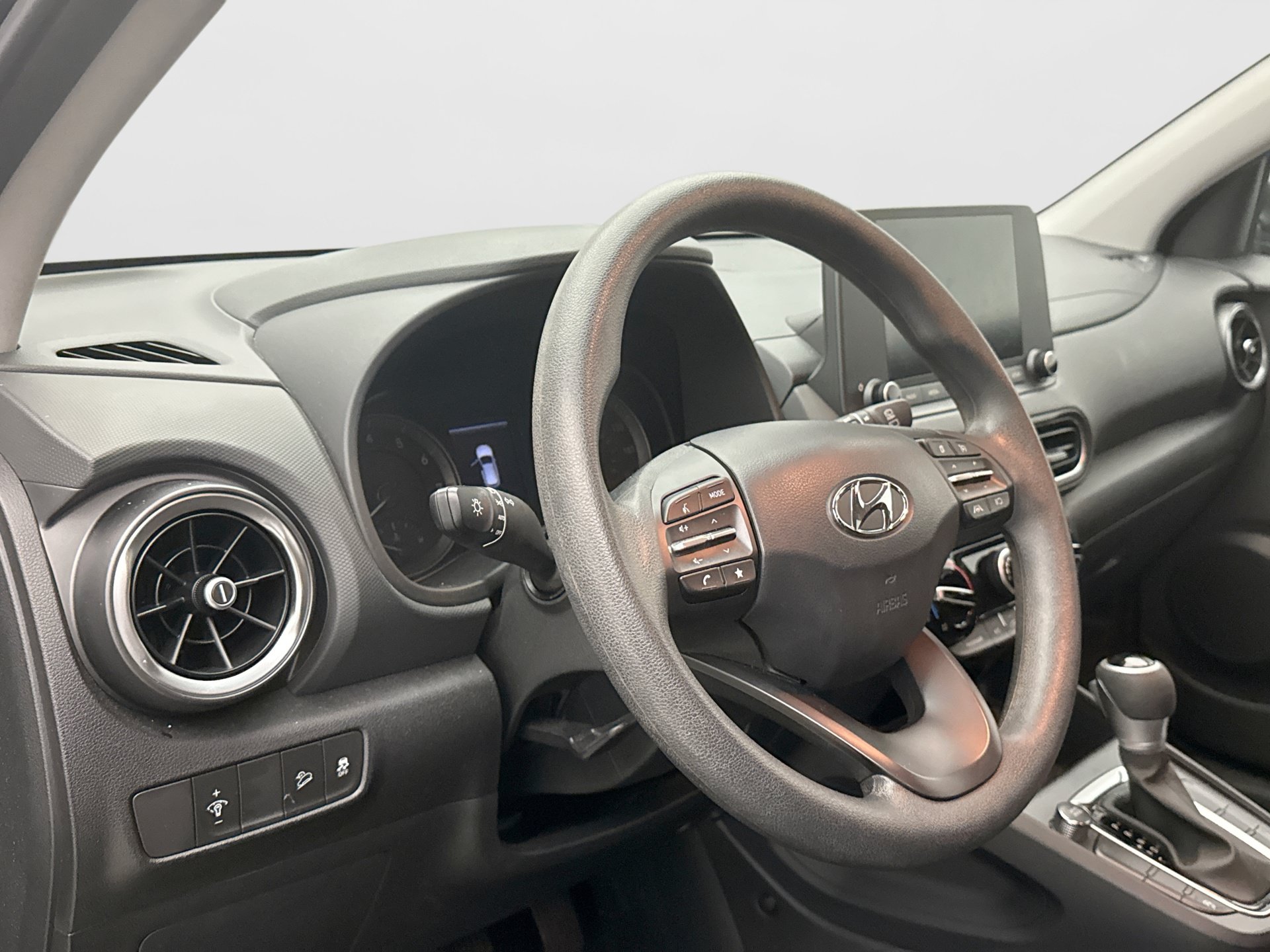 Used 2023 Hyundai Kona SEL w/ Cargo Package AWD/4WD image 7