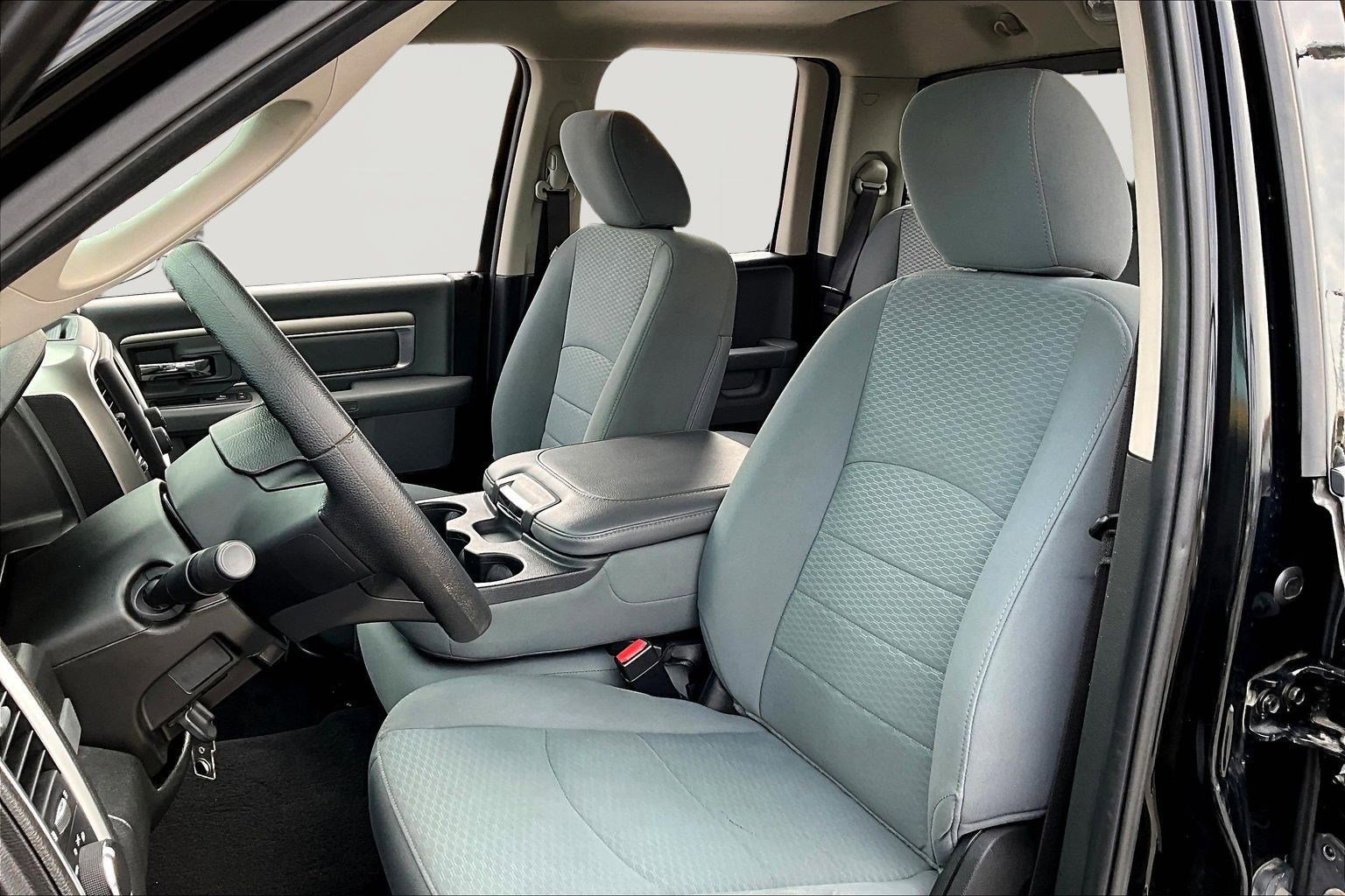 Used 2019 RAM 1500 Classic SLT image 19