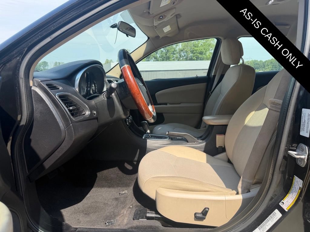 Used 2012 Chrysler 200 Touring FWD image 11