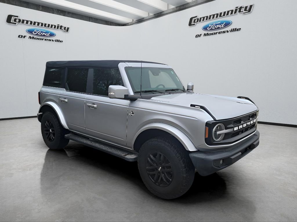 Used 2022 Ford Bronco Outer Banks image 3