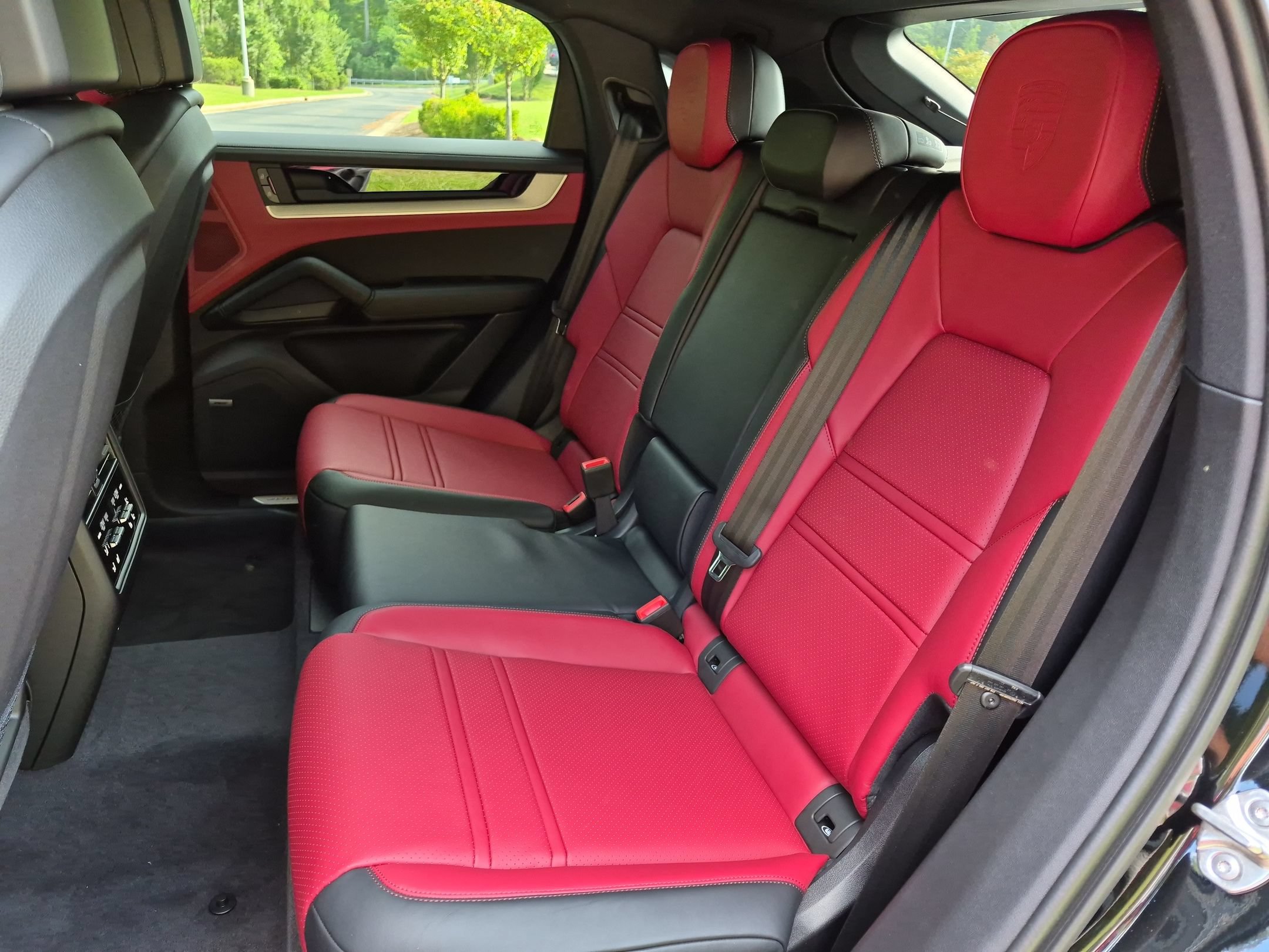 New 2026 Porsche Cayenne Coupe AWD/4WD image 26