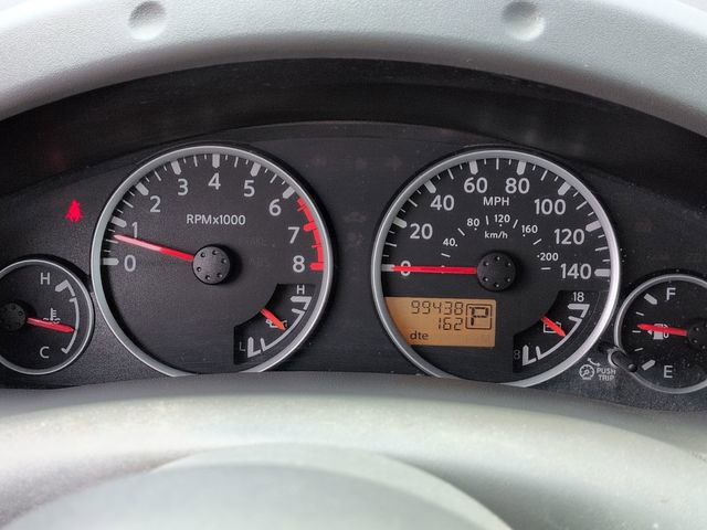 Used 2011 Nissan Frontier SL w/ Moonroof Pkg image 16