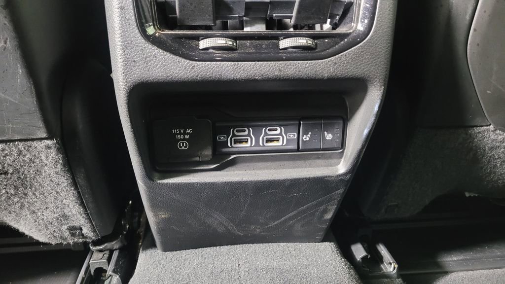 Used 2022 Jeep Grand Cherokee Trailhawk w/ Luxury Tech Group III image 33
