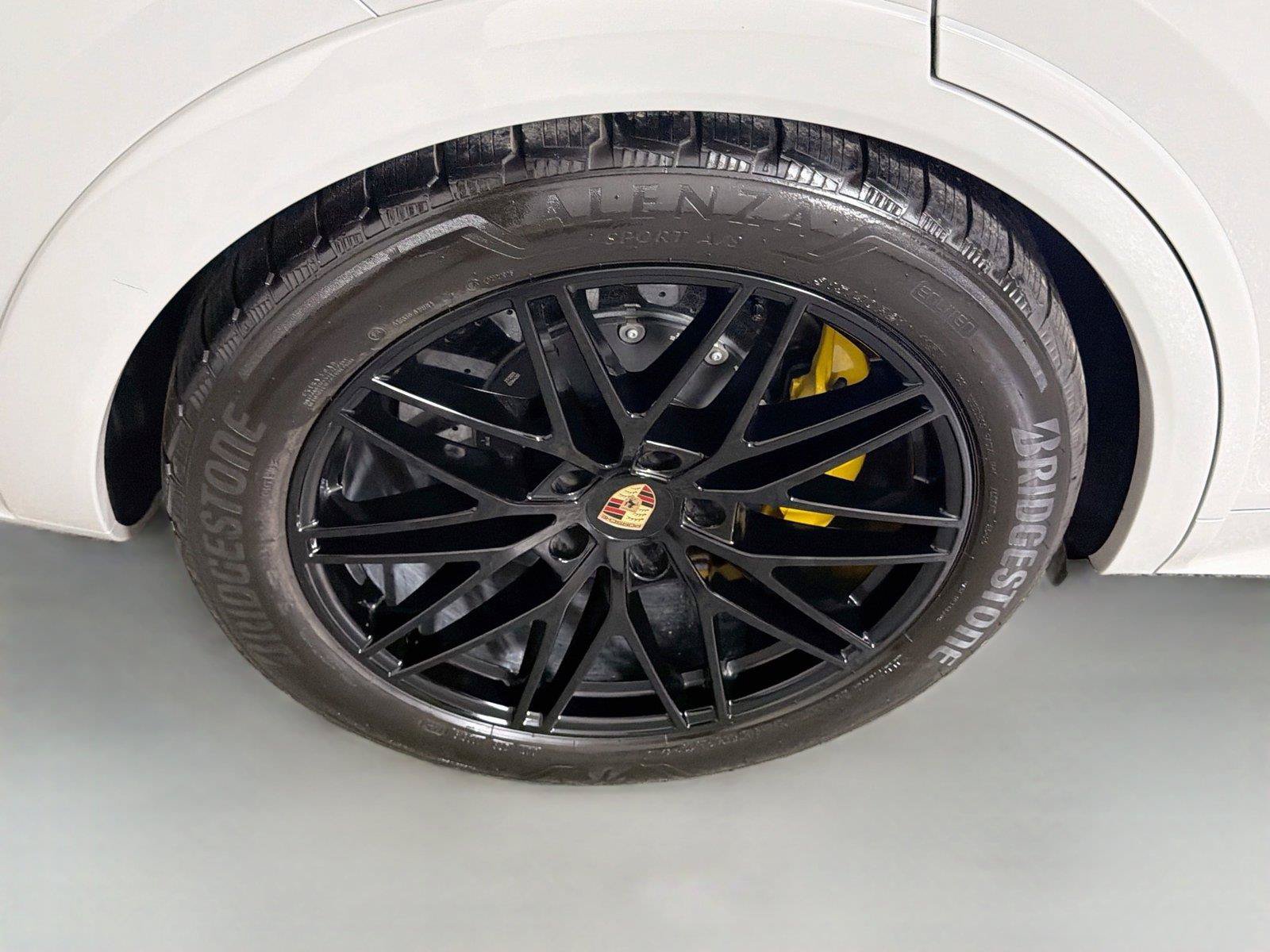 Used 2026 Porsche Cayenne GTS AWD/4WD image 13