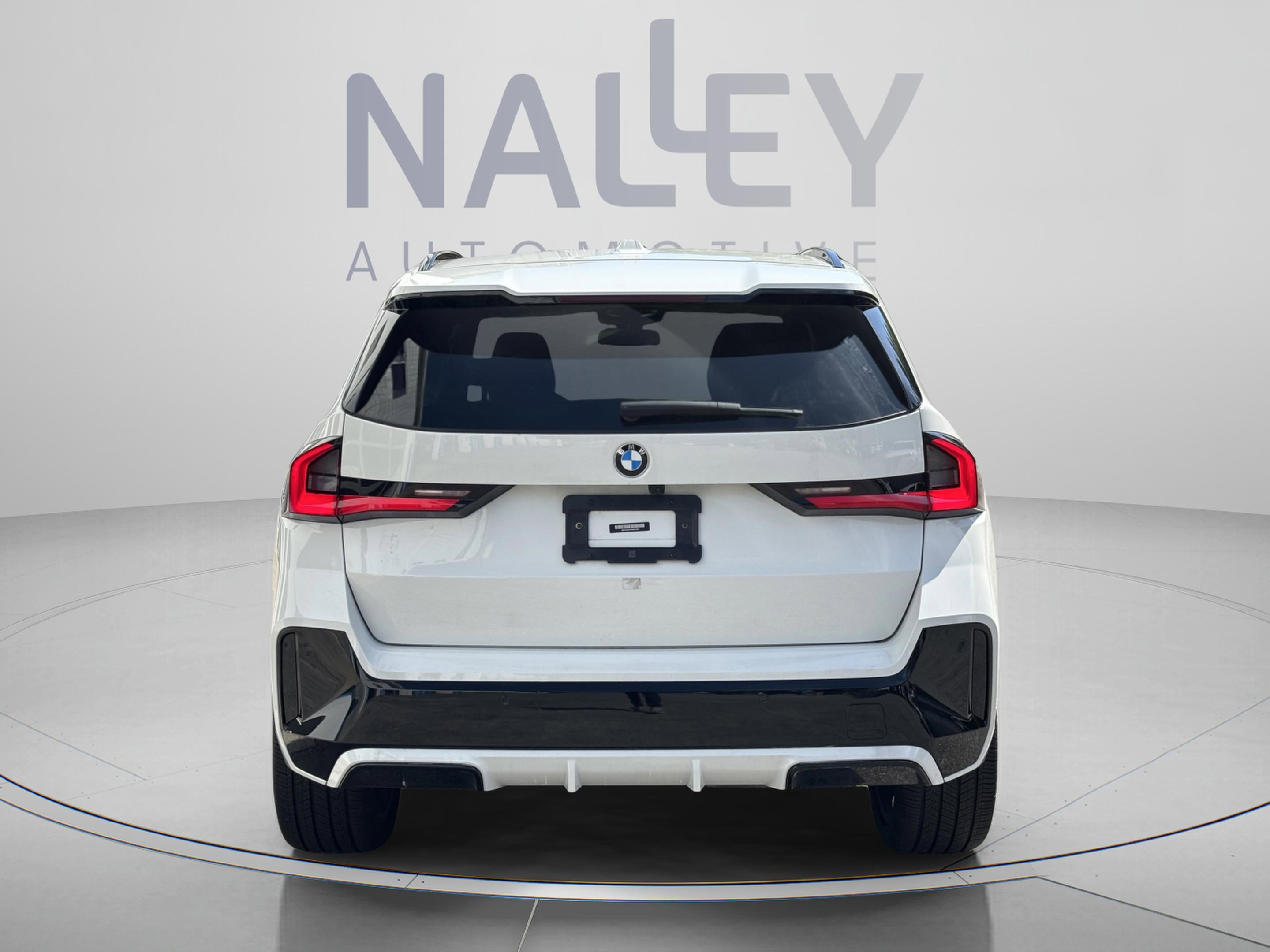 Used 2023 BMW X1 xDrive28i w/ M Sport Package image 3