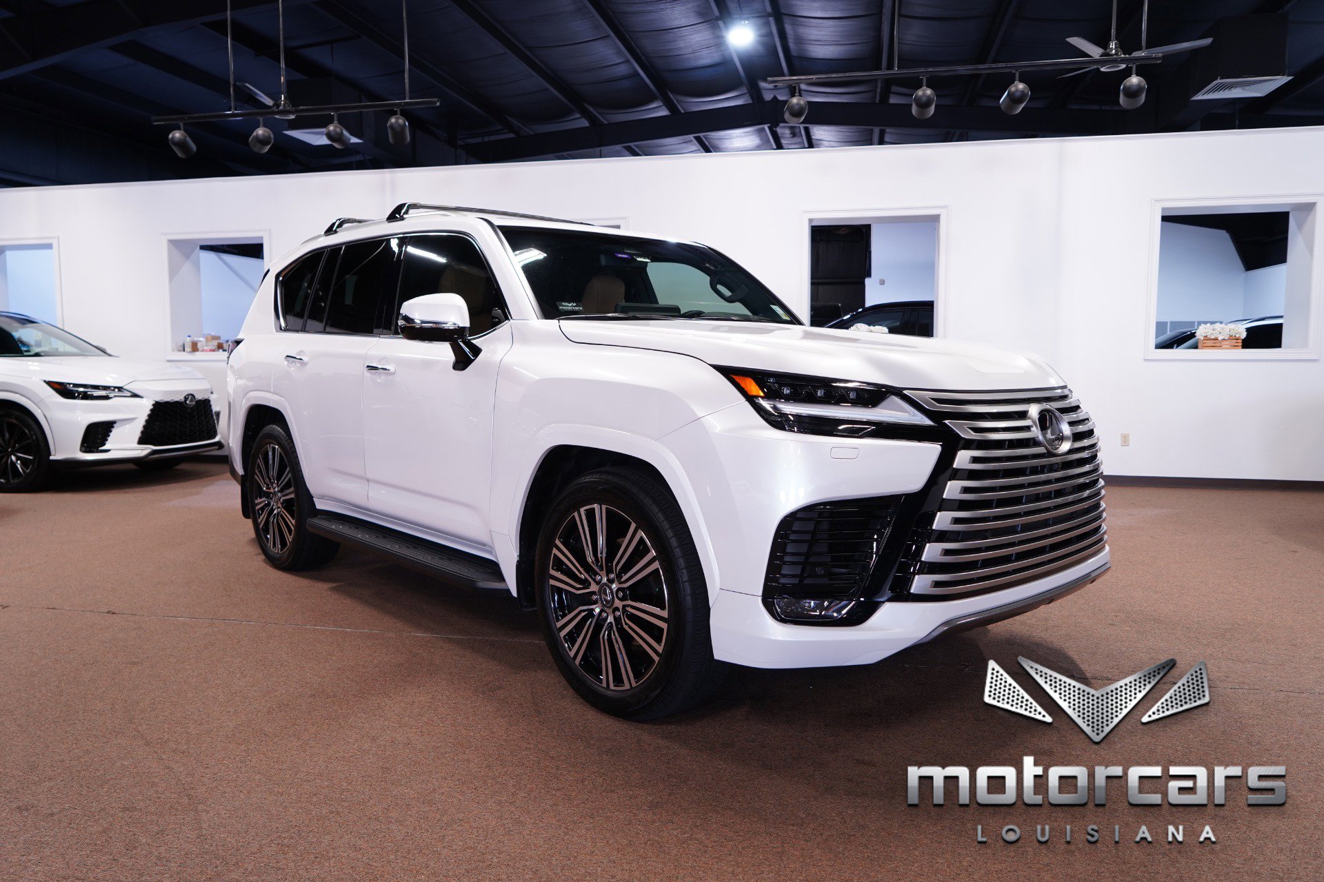 Used 2025 Lexus LX 600 4WD w/ Luxury Package image 9