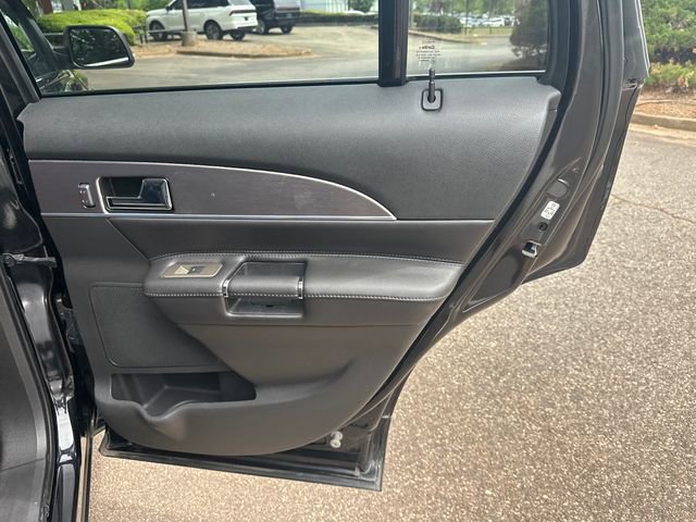 Used 2013 Lincoln MKX FWD image 19
