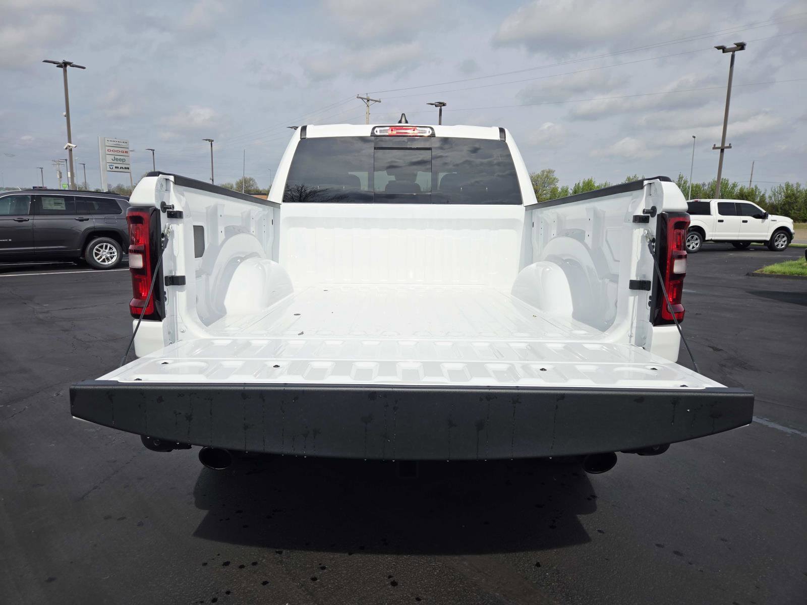 New 2026 RAM 1500 Express AWD/4WD image 13
