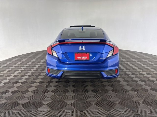 Used 2017 Honda Civic Touring image 6