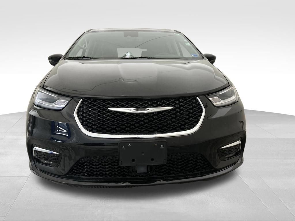Used 2024 Chrysler Pacifica Select image 9