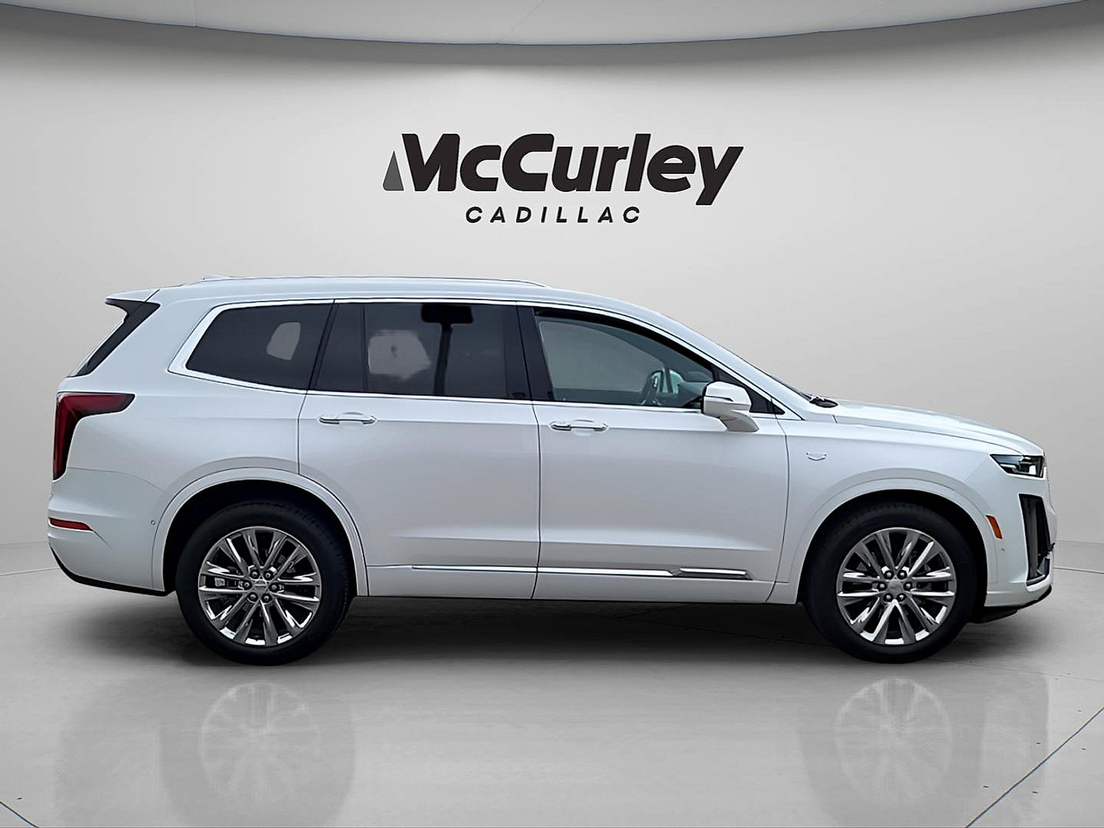 Certified 2024 Cadillac XT6 Premium Luxury w/ Technology Package AWD/4WD image 8