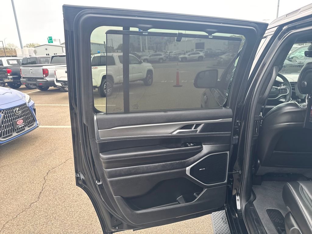 Used 2023 Jeep Wagoneer Series II w/ Convenience Group I AWD/4WD image 47