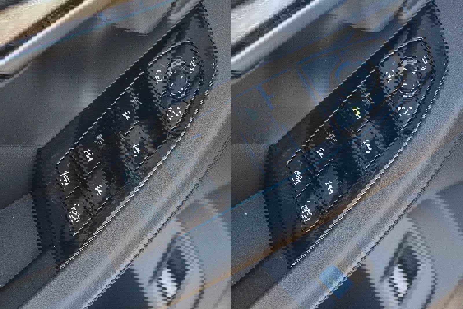 New 2026 BMW 550e xDrive w/ Executive Package image 20