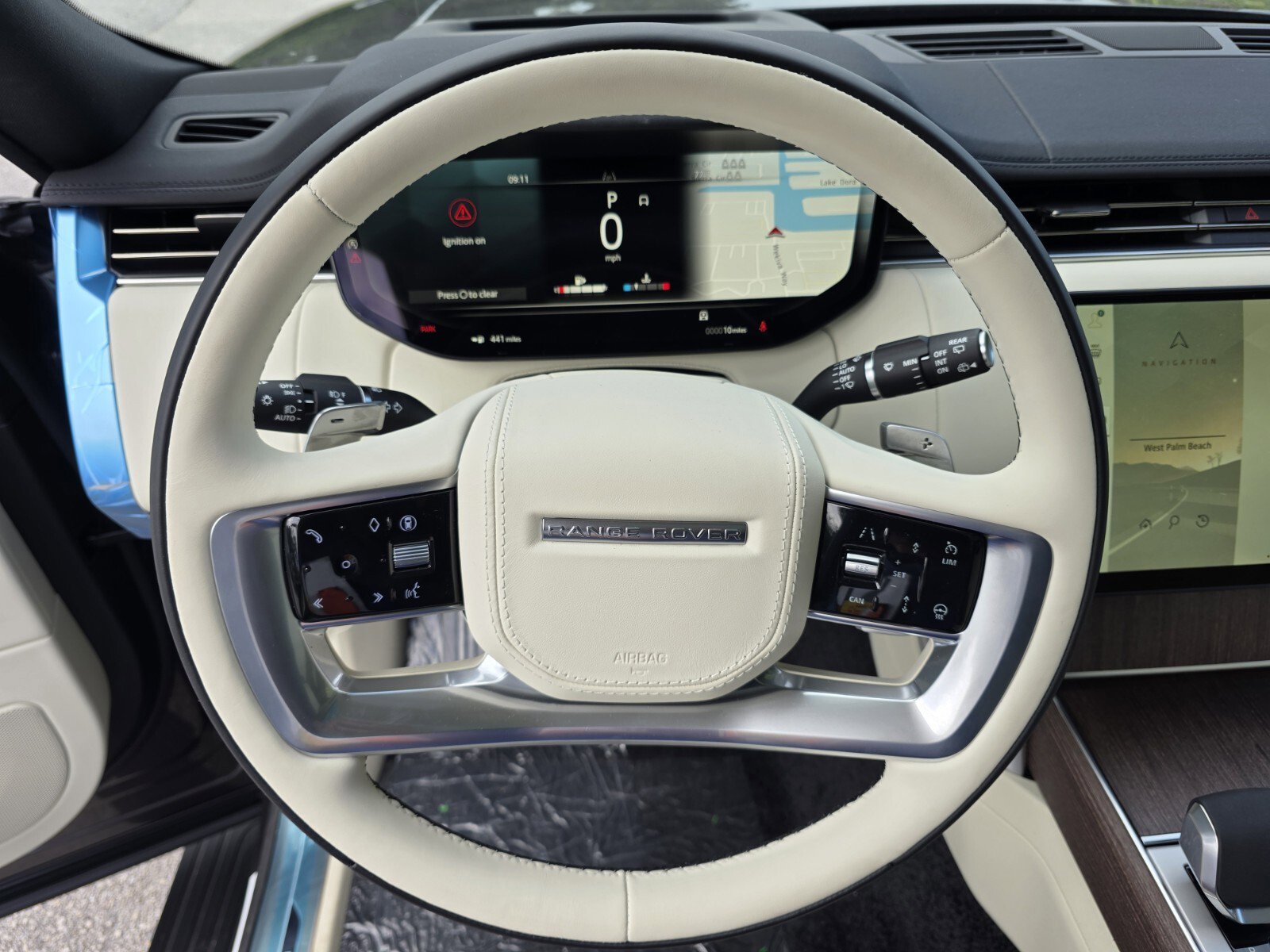 New 2026 Land Rover Range Rover Long Wheelbase SE AWD/4WD image 14