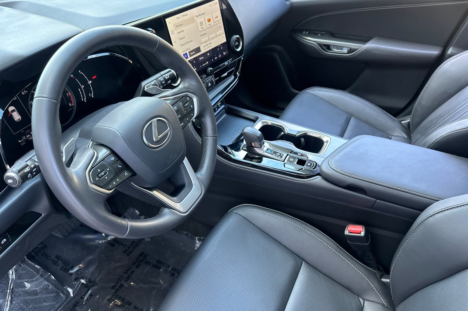 Certified 2024 Lexus NX 250 FWD w/ Premium Package image 4