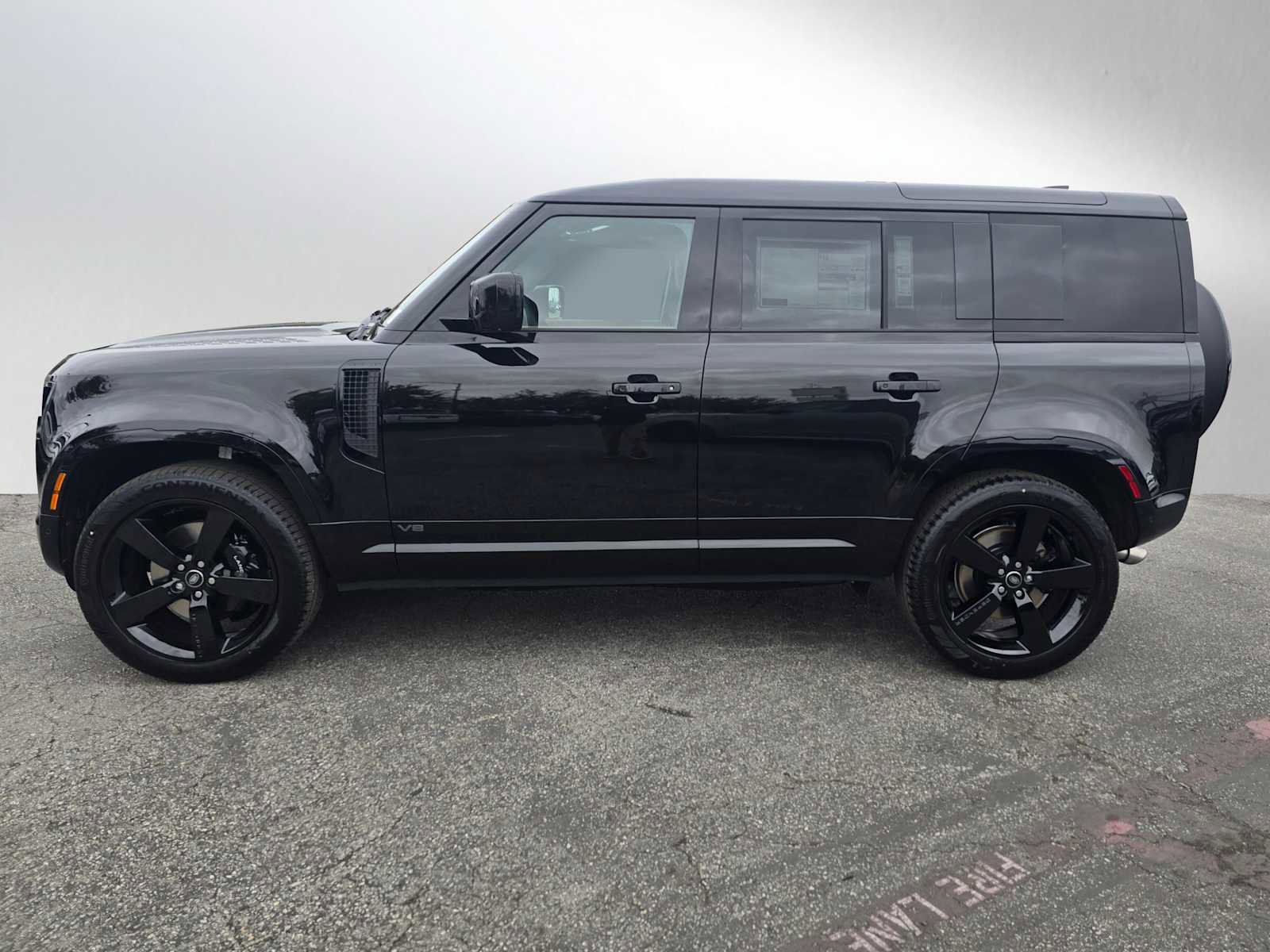 New 2025 Land Rover Defender 110 V8 image 2