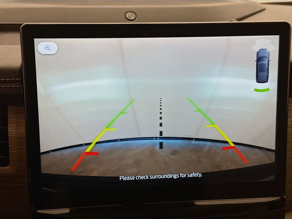 Used 2024 Ford Expedition Limited image 17