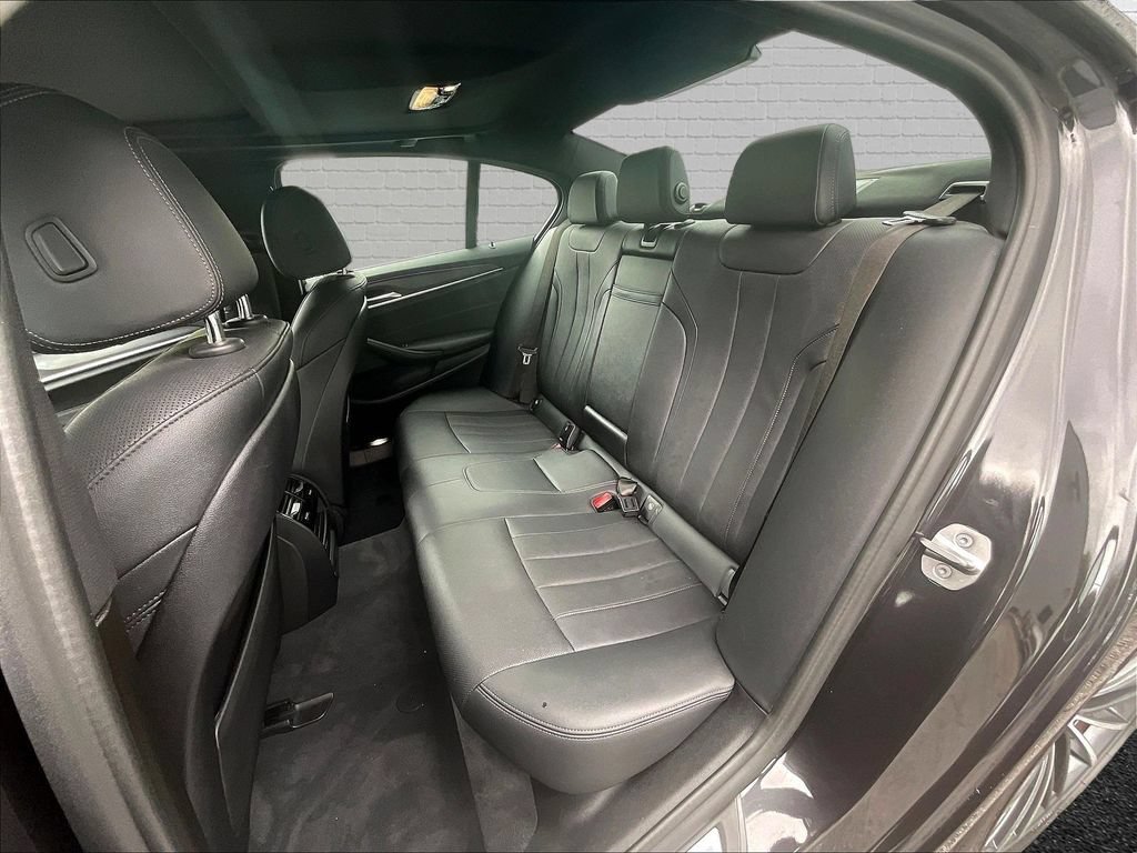 Used 2022 BMW 530i w/ Convenience Package RWD image 19