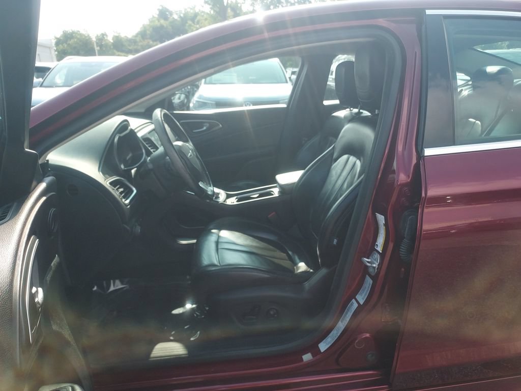 Used 2016 Chrysler 200 Limited FWD image 26